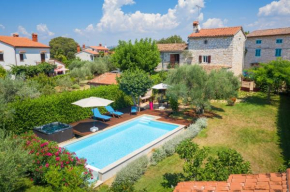 Villa Rossa with jacuzzi and pool in Porec